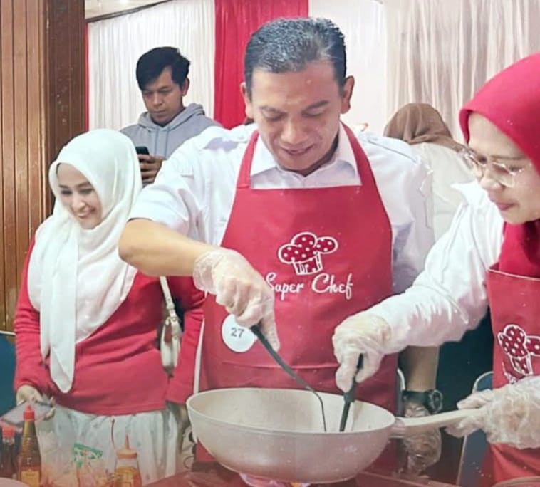 Setdako Sonny didampingi istri saat ikuti lomba bikin nasi goreng